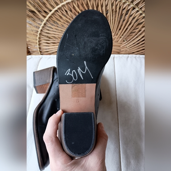 Journee Collection Black Cutout Ankle Booties_8 - Picture 6 of 7